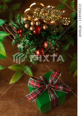 小さくて可愛いクリスマスプレゼント 119540213