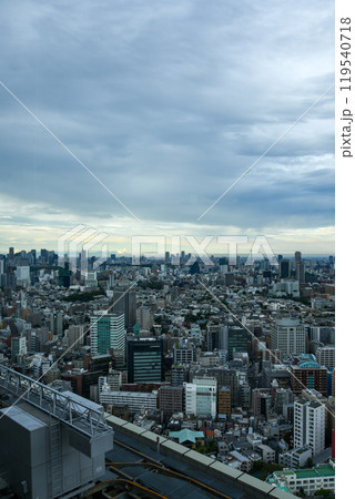 都市風景 高層ビルから眺める東京のビル群 都市風景 高層ビルから眺める東京のビル群 119540718