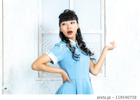 昭和レトロファッションの女性 昭和レトロファッションの女性 119540738