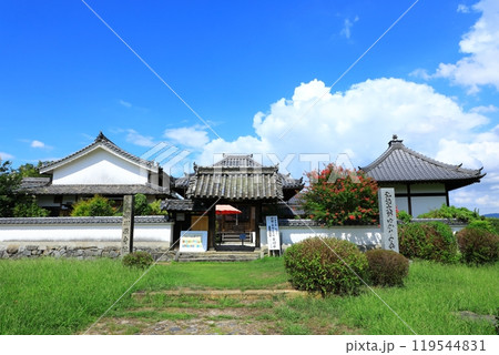 川原寺跡　弘福寺　山門と本堂 119544831