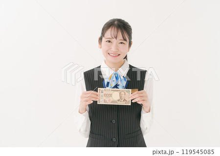 お金を持つ制服の女子社員 お金を持つ制服の女子社員 119545085