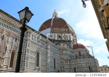 フィレンツェを象徴するドゥオモ(大聖堂) フィレンツェを象徴するドゥオモ(大聖堂) 119548628