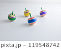 カラフルなコマ 119548742