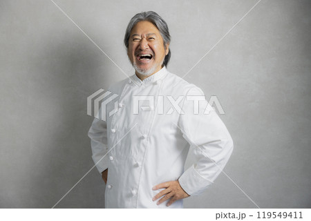 グレイヘアのシェフ　 119549411