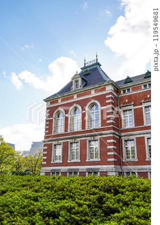 ネオバロック様式で明治時代に建てられた法務省旧本館（東京都千代田区） 119549681