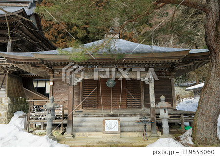 山形県　山寺立石寺の念仏堂 119553060