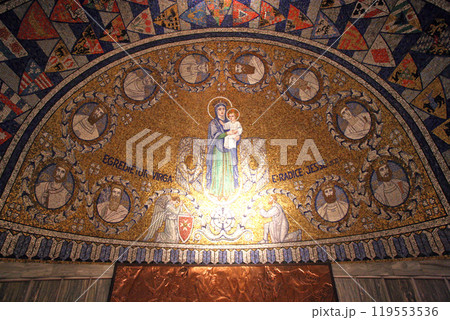 Mary holding child Jesus, mosaic in the Church of the Benedictine Abbey of the Dormition, mount Zion in Jerusalem, Israel Mary holding child Jesus, mosaic in the Church of the Benedictine Abbey of the Dormition, mount Zion in Jerusalem, Israel 119553536
