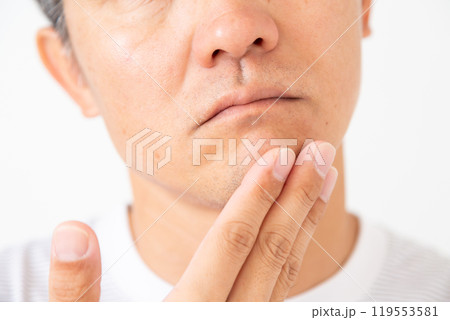 ミドル男性スキンケアイメージ 119553581