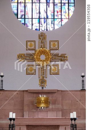 Main altar in the Saint Lawrence church in Kleinostheim, Germany 119554308