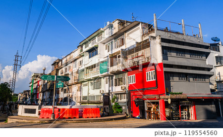 Bangkok style city building in the public side of the town. 119554560