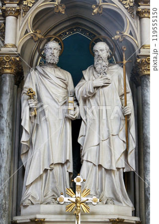 Altar of St. Peter and Paul in Zagreb cathedral Altar of St. Peter and Paul in Zagreb cathedral 119555150