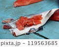 釣りたての鮭 119563685