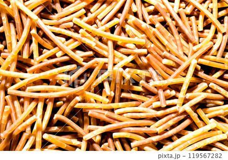Close-up of cooked polyphosphate noodles	 119567282