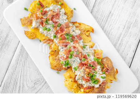 Crispy smashed potatoes Crispy smashed potatoes 119569620