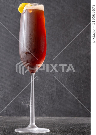 Kir Royale Cocktail 119569675