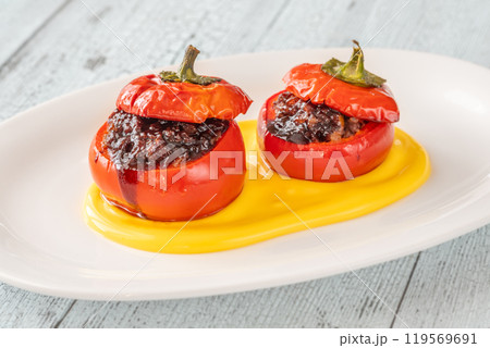 Ground beef stuffed peppers 119569691