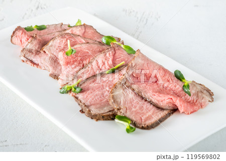 Sliced roast beef Sliced roast beef 119569802