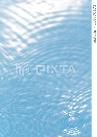 夏色のイメージ 　リゾート　背景素材　水面　テクスチャ  119570173