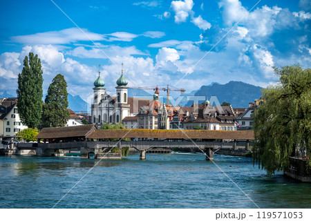 Chapel bridge famous place on lake Luzern 119571053