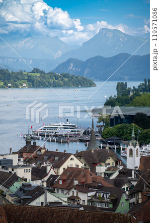 City of Luzern and Reuss river view 119571086