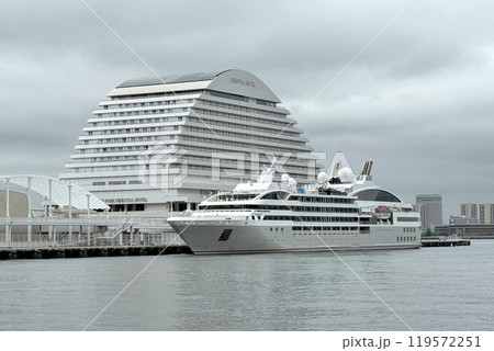 スタイリッシュなヨット型小型客船 ル・ソレアル スタイリッシュなヨット型小型客船 ル・ソレアル 119572251