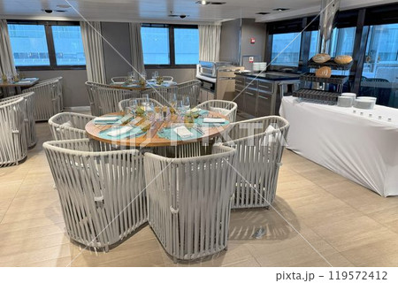 スタイリッシュなヨット型小型客船 ル・ソレアル スタイリッシュなヨット型小型客船 ル・ソレアル 119572412