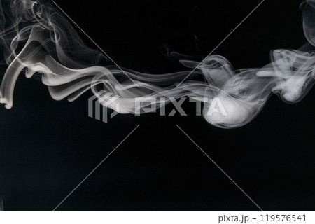流れる煙 119576541