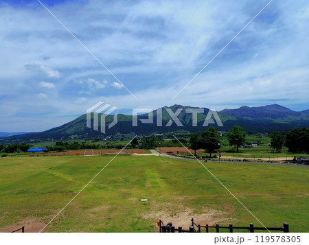 熊本県南阿蘇村より望む阿蘇五岳 熊本県南阿蘇村より望む阿蘇五岳 119578305