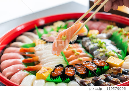 寿司　サーモン　割り箸 119579096