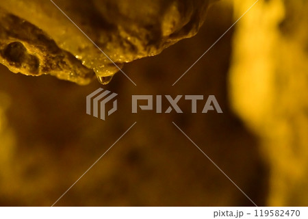 神秘的な景色が広がる岩手県の鍾乳洞龍泉洞の絶景 神秘的な景色が広がる岩手県の鍾乳洞龍泉洞の絶景 119582470