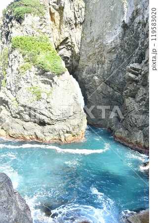 海のアルプスと呼ばれる岩手県田野畑村の景勝地である北山崎 海のアルプスと呼ばれる岩手県田野畑村の景勝地である北山崎 119583020
