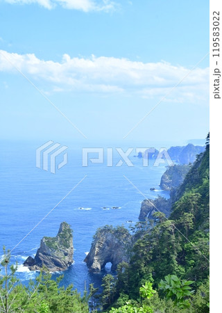 海のアルプスと呼ばれる岩手県田野畑村の景勝地である北山崎 119583022