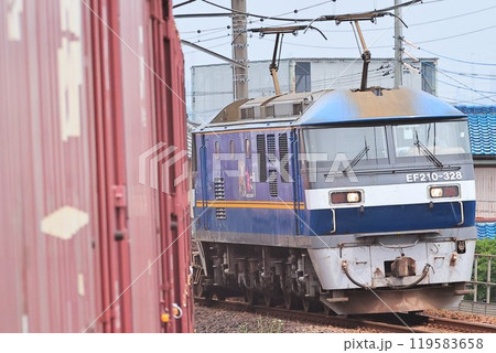 延方で離合する貨物列車 119583658