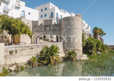 San Pedro Gate in the old town of Peniscola, Spain San Pedro Gate in the old town of Peniscola, Spain 119583932