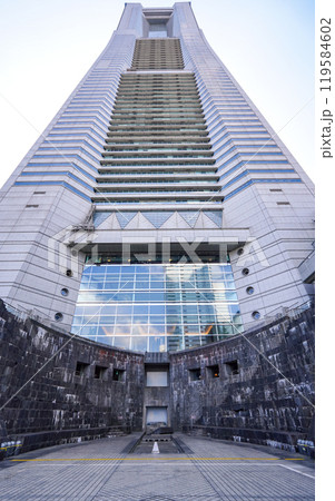 ドックヤードガーデン（旧横浜船渠株式会社第二号船渠）横浜市 119584602