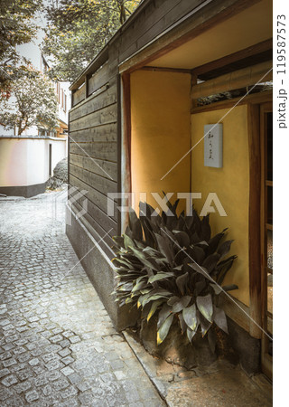 神楽坂の裏路地 神楽坂の裏路地 119587573