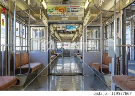 近江鉄道 誰もいない車内 近江鉄道 誰もいない車内 119587667