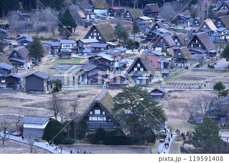世界遺産菅 冬枯れの白川郷 世界遺産菅 冬枯れの白川郷 119591408
