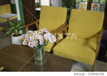 Beautiful coffee shop or cafe restaurant interior retro decoration 119592180