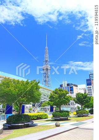 愛知県名古屋市、名古屋テレビ塔とオアシス21の風景 愛知県名古屋市、名古屋テレビ塔とオアシス21の風景 119594815