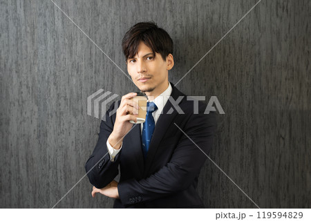 ビジネスマン　ポートレート 119594829