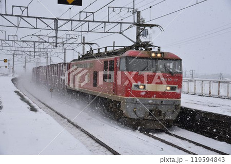 琶湖西岸 湖西線 北小松駅を行く 貨物列車 琶湖西岸 湖西線 北小松駅を行く 貨物列車 119594843
