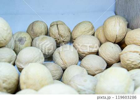 nutrition food natural diet market ingredient closeup healthy nutshell walnut brown background 119603286