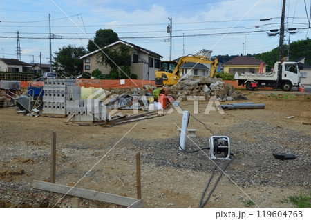 東京郊外の住宅地工事現場　八王子市 119604763