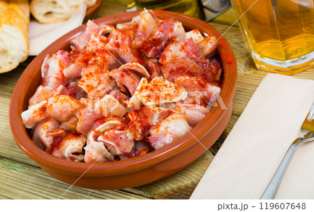 Stewed chopped pork ears 119607648