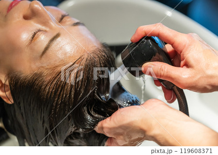 beauty parlor 119608371
