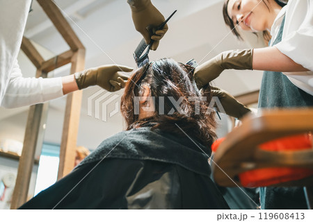 beauty parlor 119608413