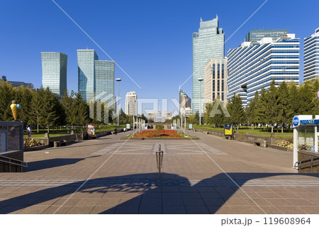 カザフスタン・アスタナ　ヌルジョル大通りの街並み　/ Astana, Kazakhstan 119608964