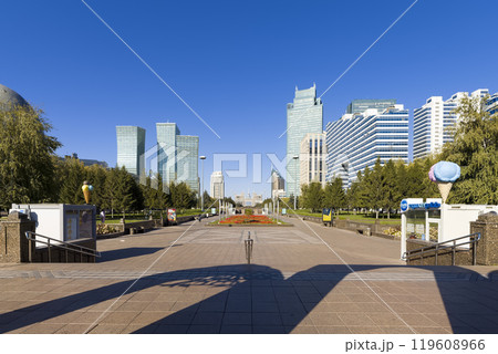 カザフスタン・アスタナ ヌルジョル大通りの街並み / Astana, Kazakhstan カザフスタン・アスタナ ヌルジョル大通りの街並み / Astana, Kazakhstan 119608966