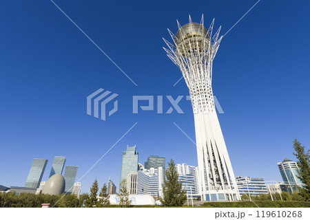 カザフスタン・アスタナ 青空に映えるバイテレクタワー / Astana, Kazakhstan カザフスタン・アスタナ 青空に映えるバイテレクタワー / Astana, Kazakhstan 119610268